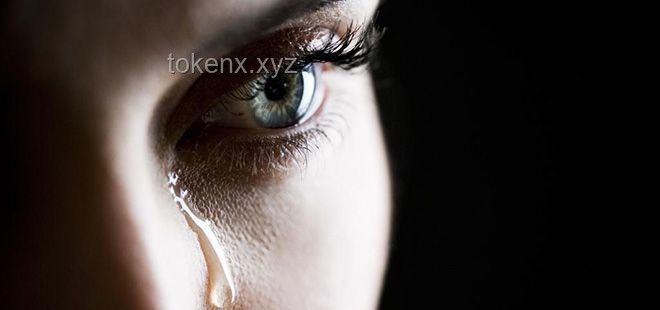 女子右眼持续流泪：揭开泪囊内肿瘤的神秘面纱